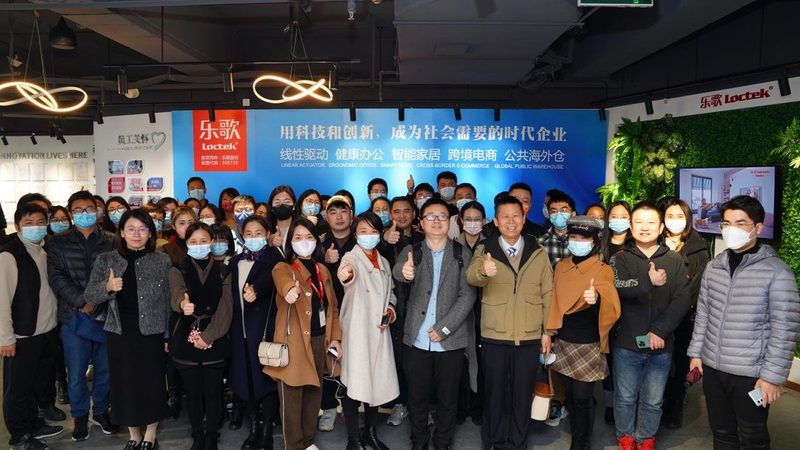 选择代运营公司时，需要考察其实力与经验。以下是一些评估指标：